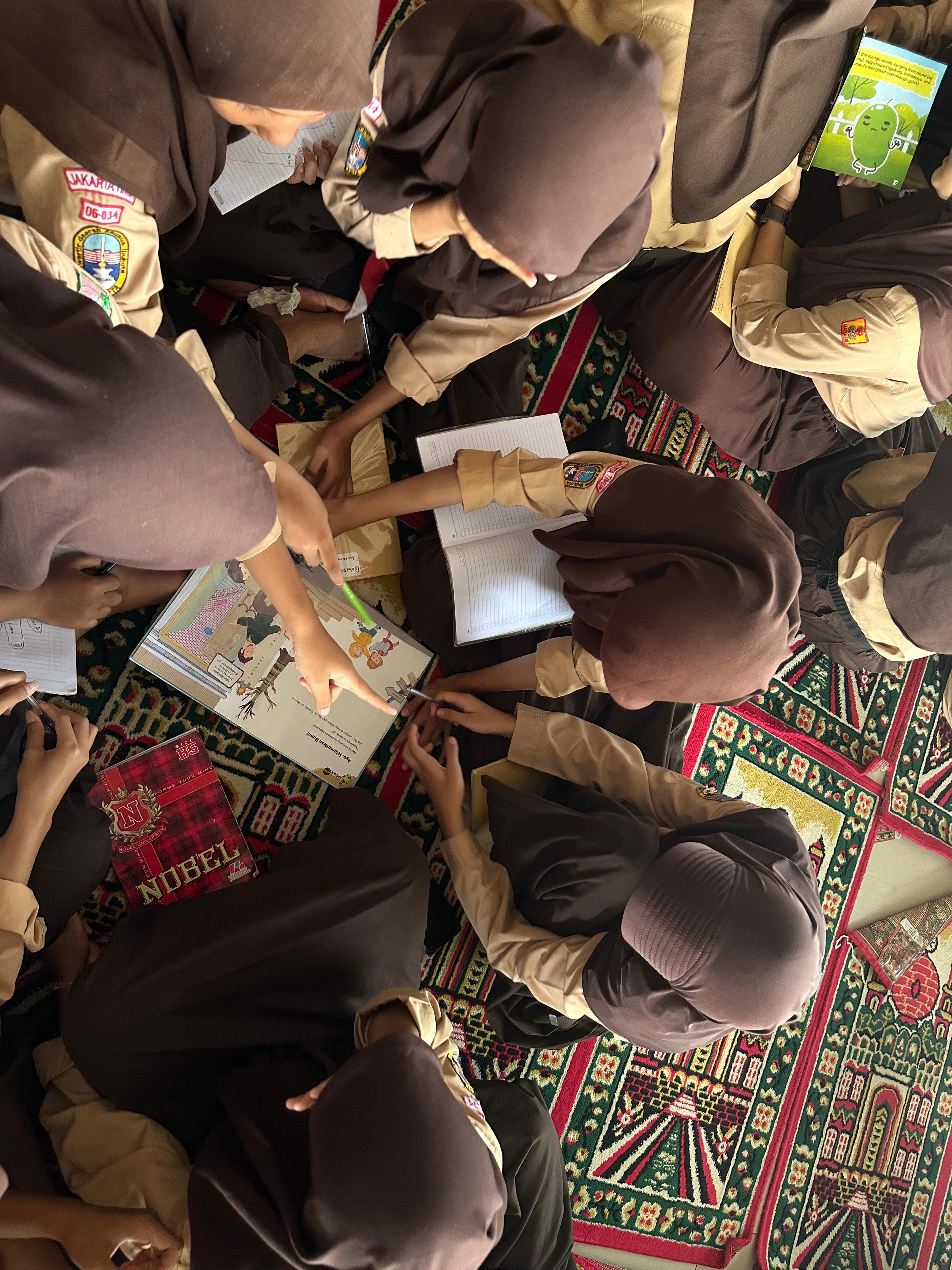 Roadshow Workshop Membaca Di SMP Negeri 168 Jakarta